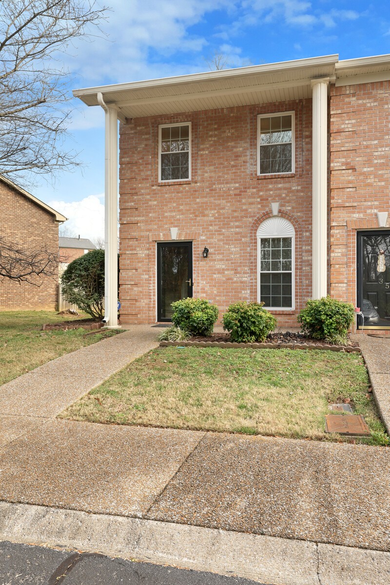 133 Lakebrink Dr