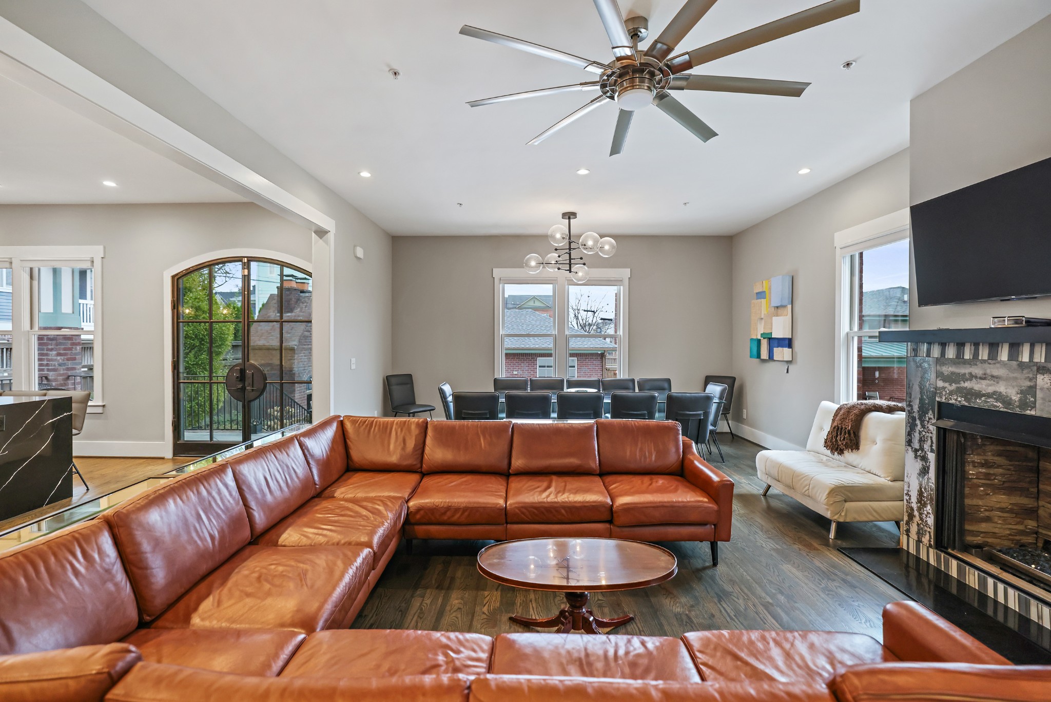 818 Shelby Ave Unit: B