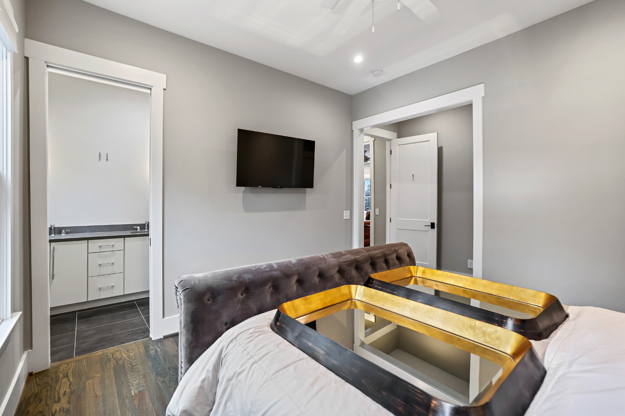 818 Shelby Ave Unit: B