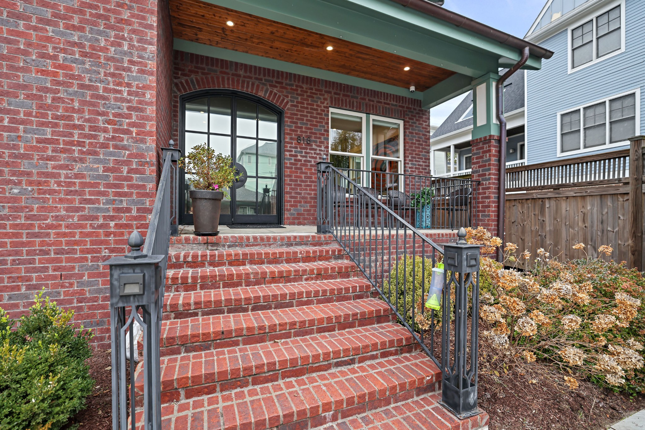 818 Shelby Ave Unit: B