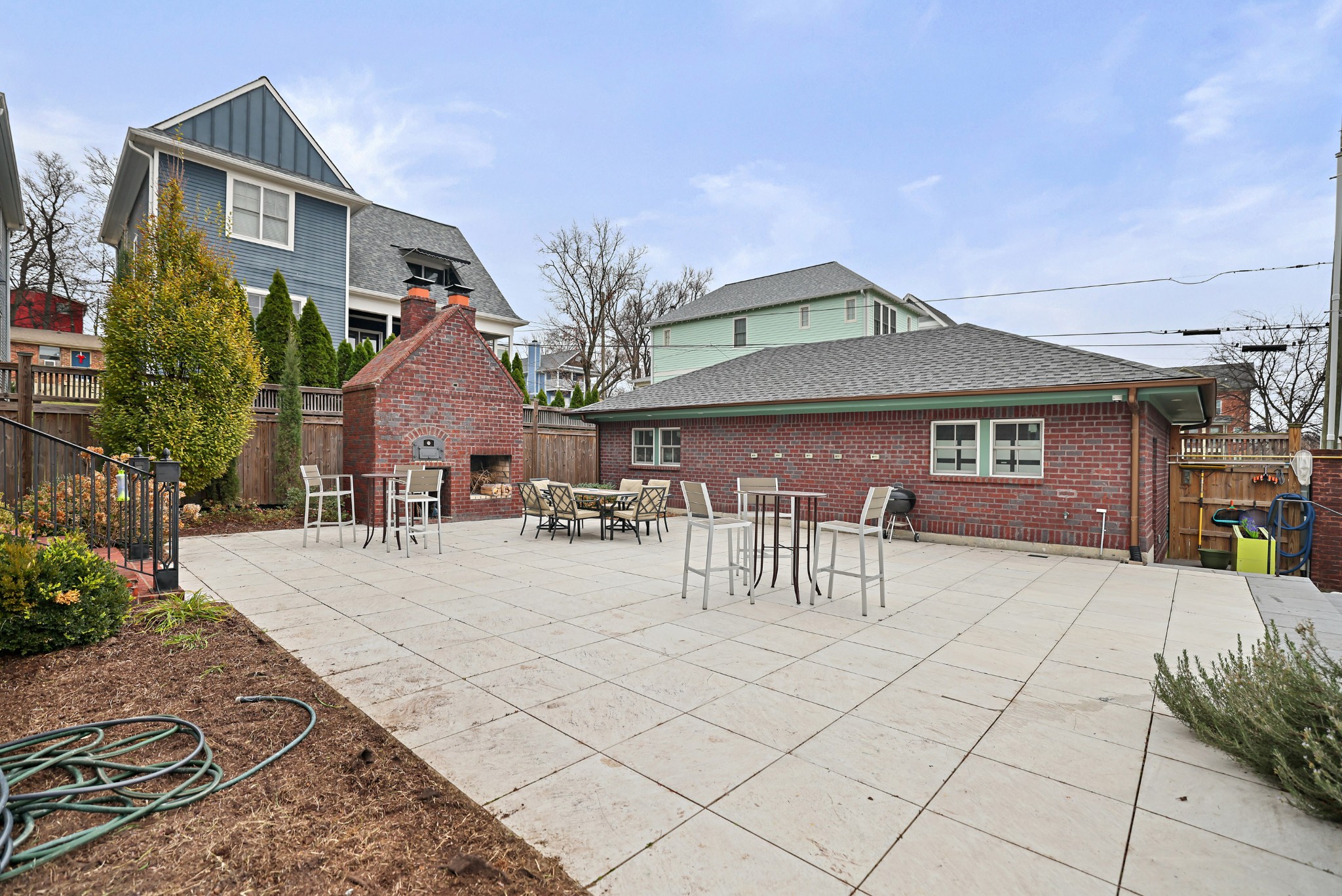 818 Shelby Ave Unit: B