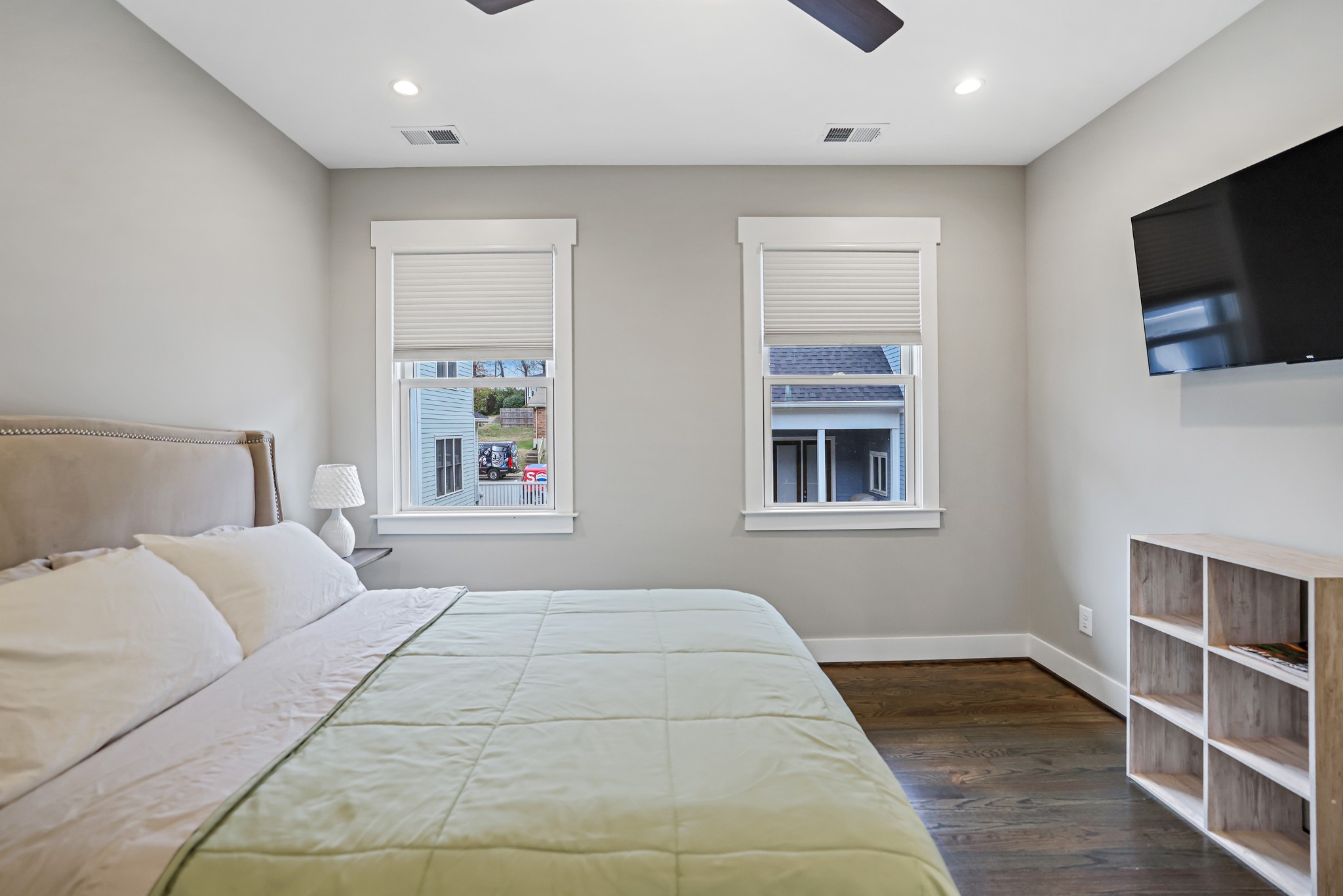 818 Shelby Ave Unit: B