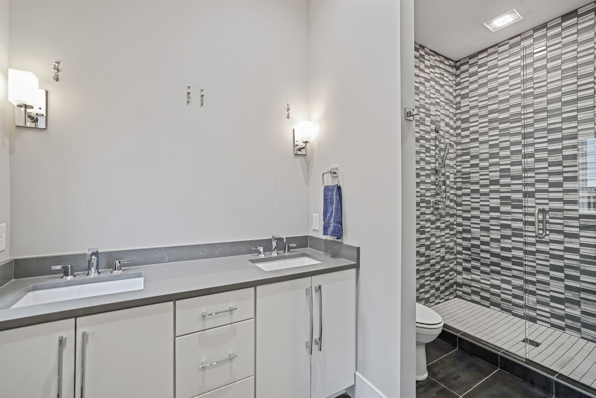 818 Shelby Ave Unit: B