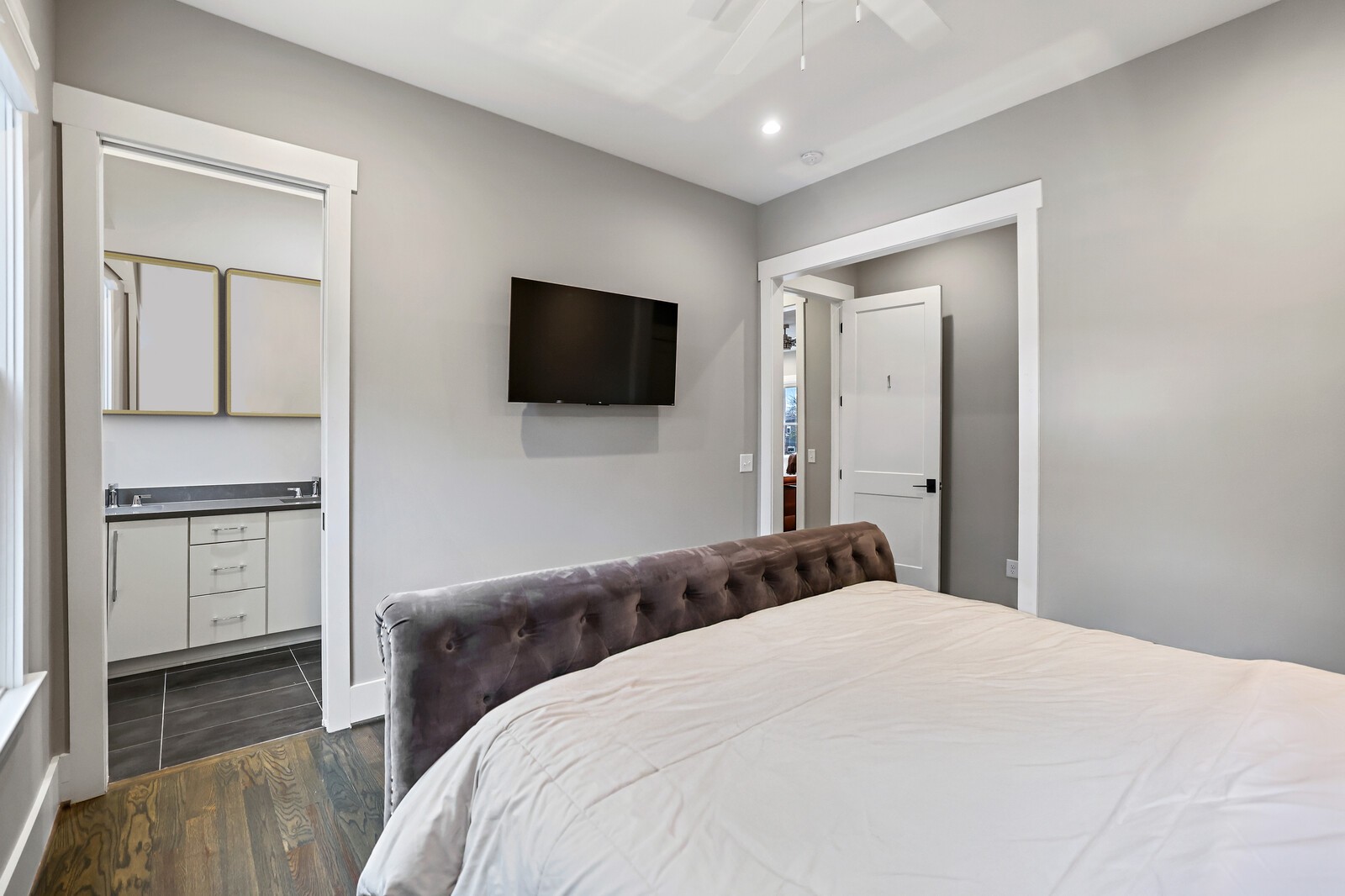 818 Shelby Ave Unit: B