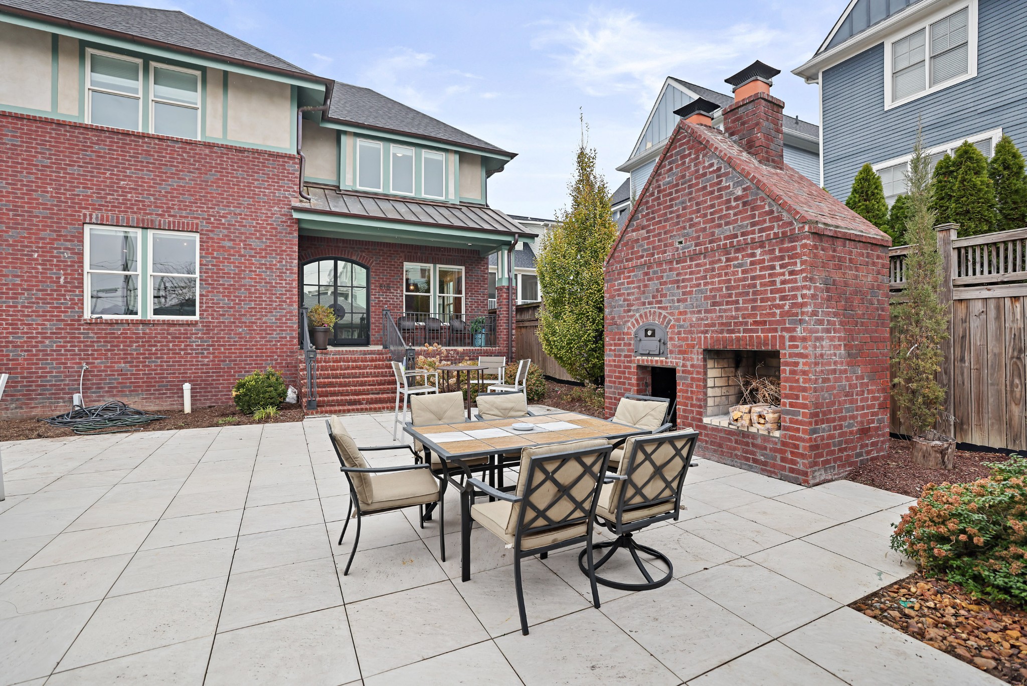 818 Shelby Ave Unit: B