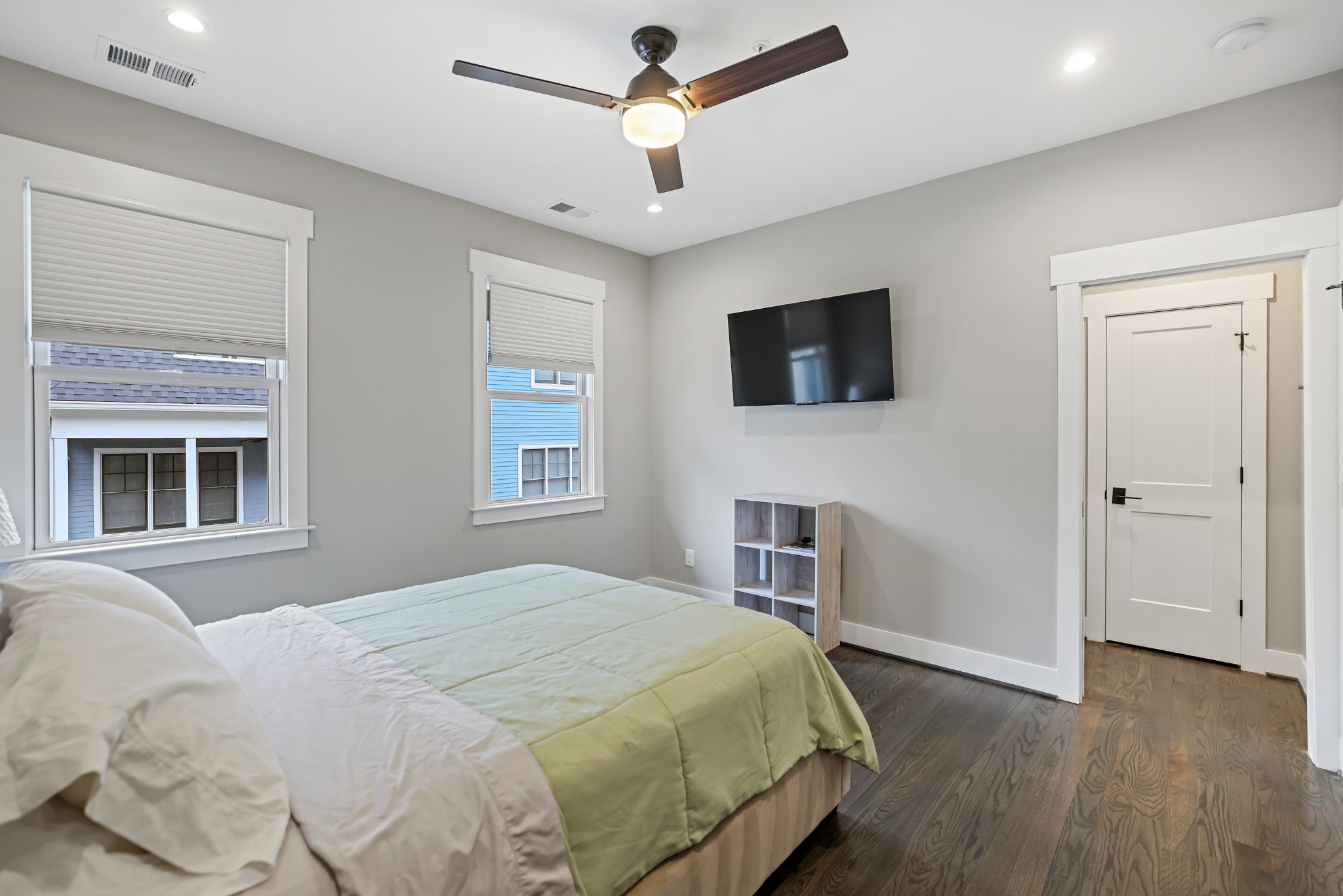 818 Shelby Ave Unit: B