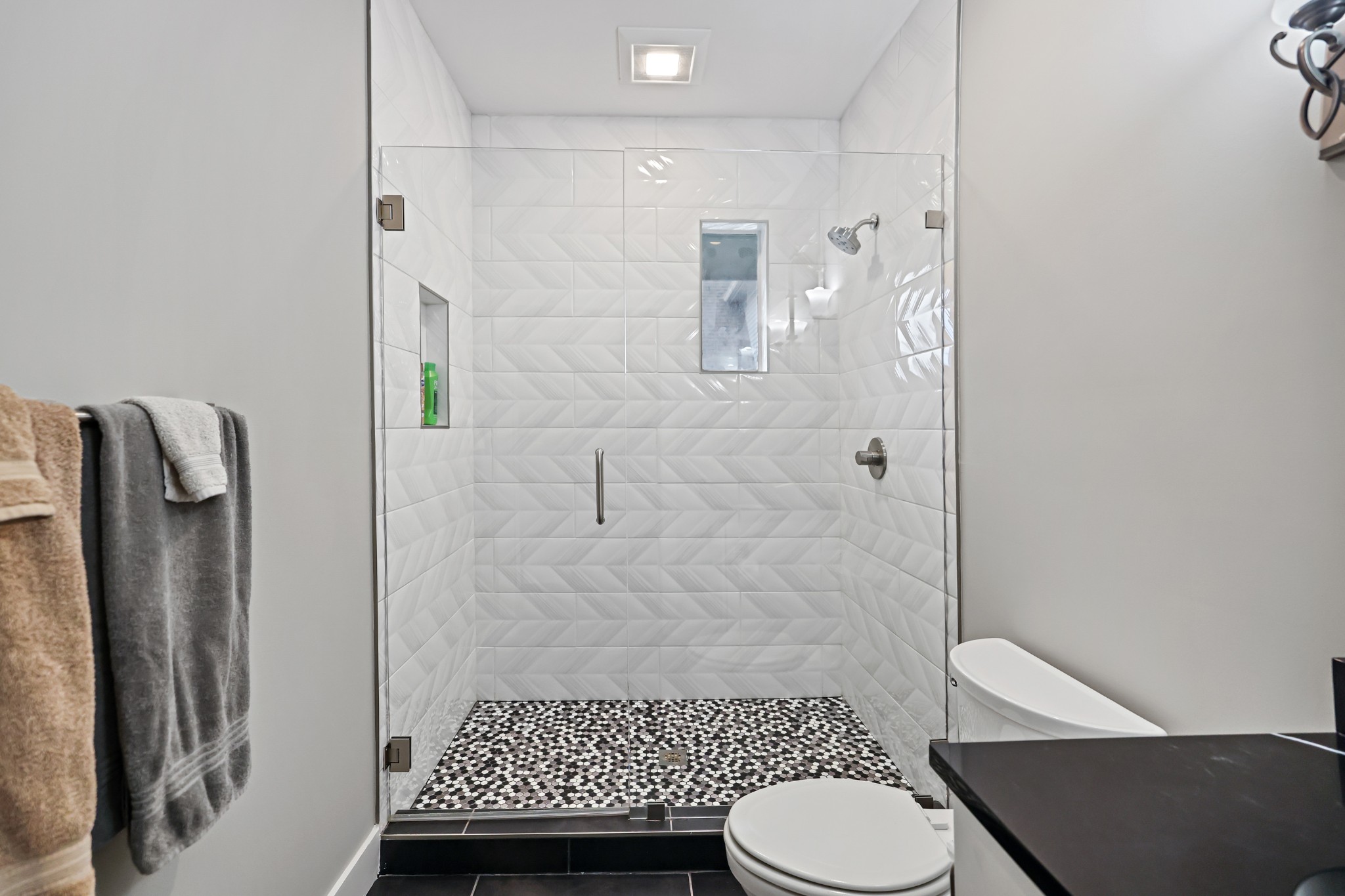 818 Shelby Ave Unit: B