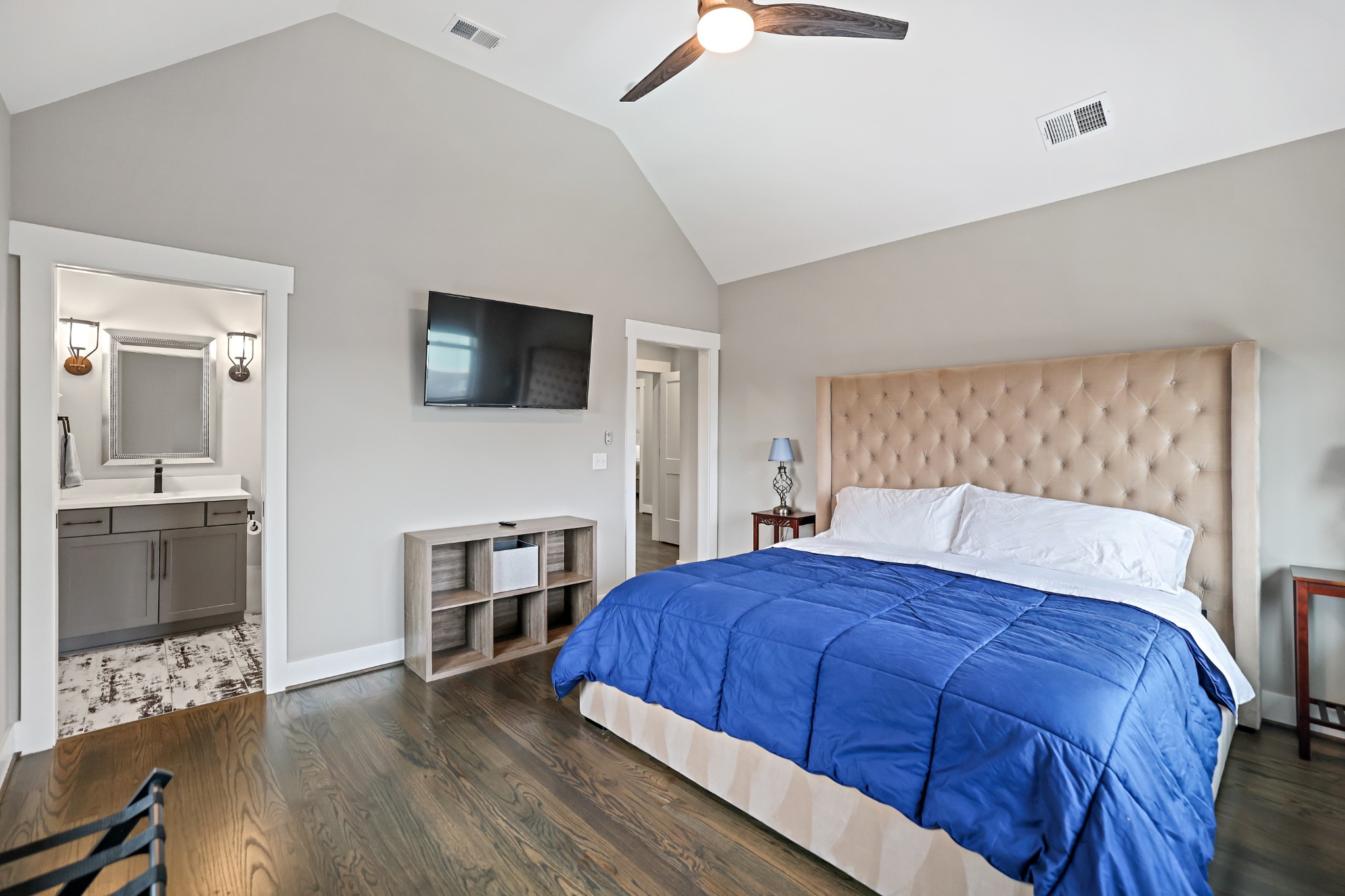 818 Shelby Ave Unit: B