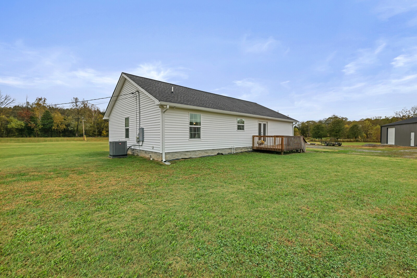 890 W Main St