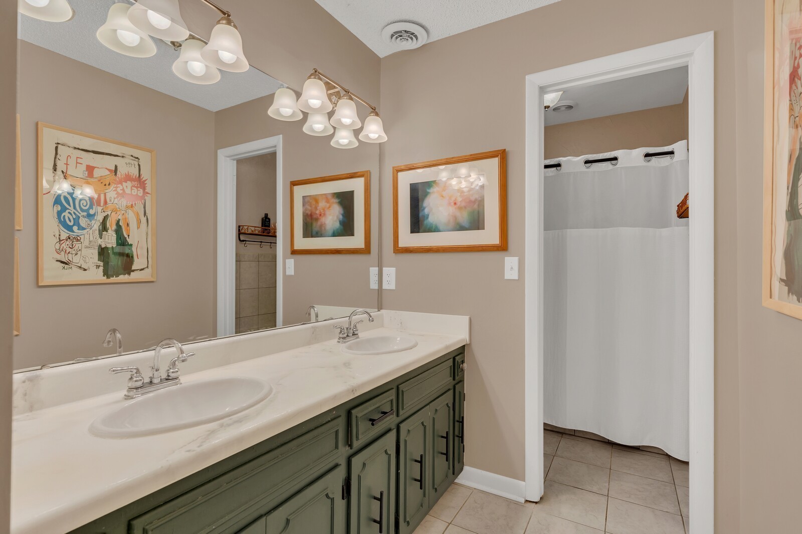 210 Raintree Dr