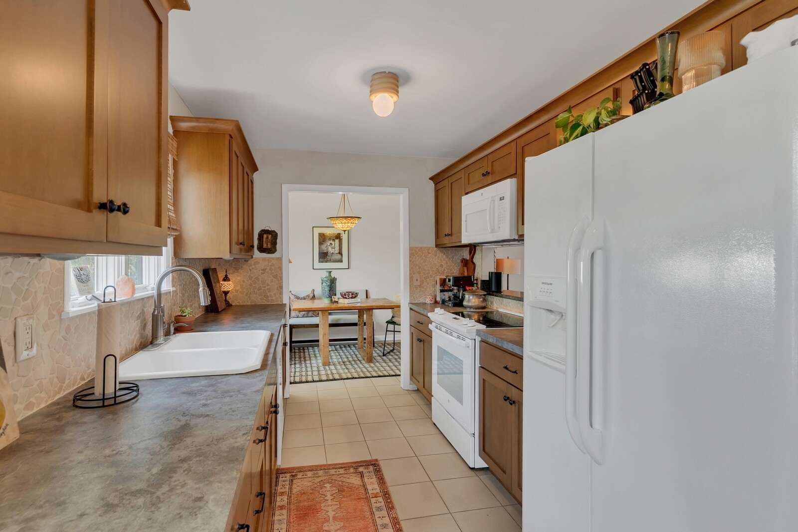 210 Raintree Dr