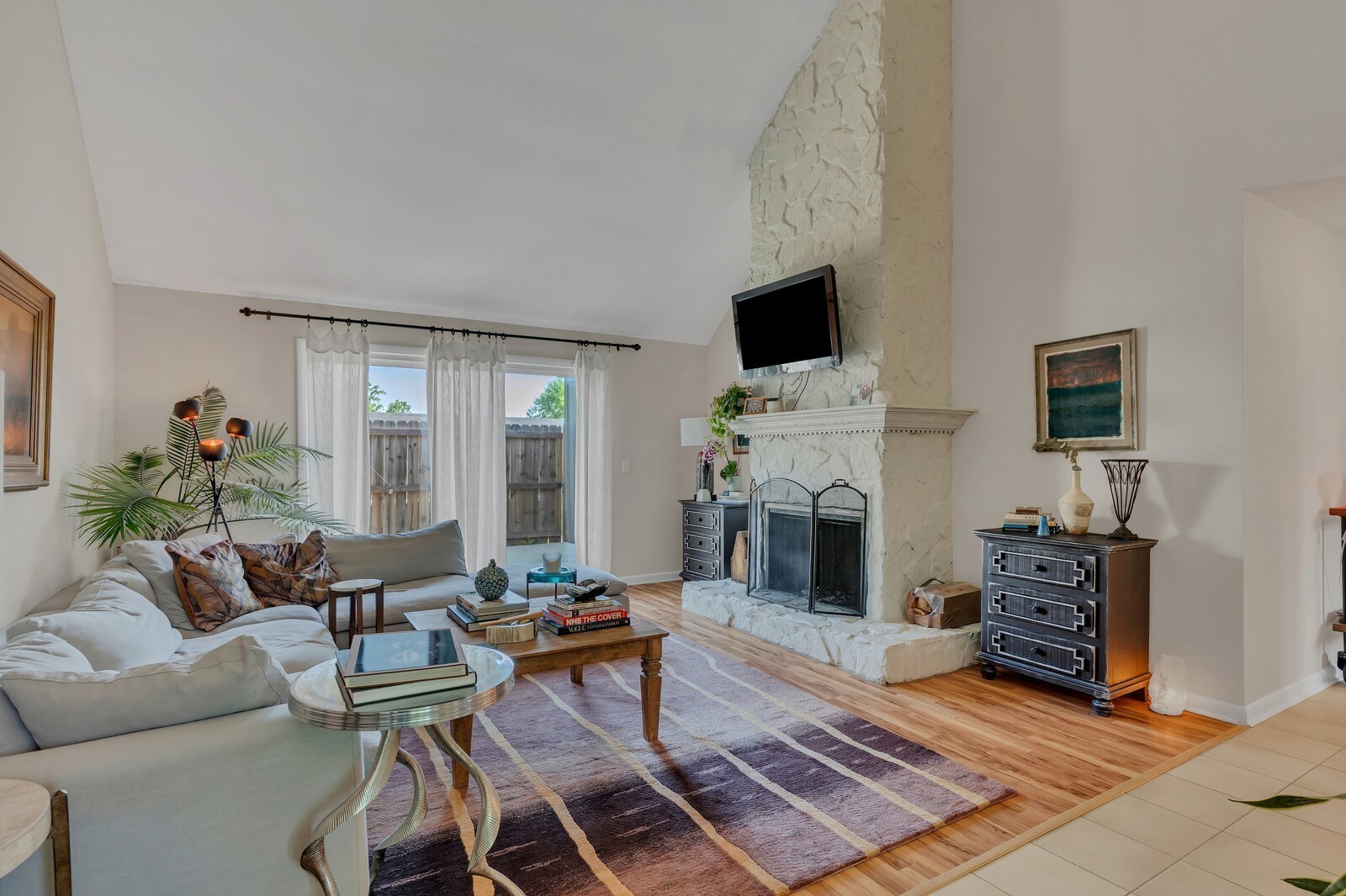 210 Raintree Dr