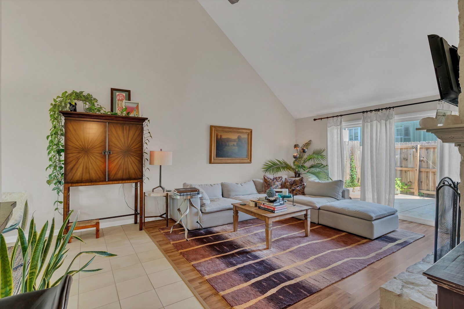 210 Raintree Dr