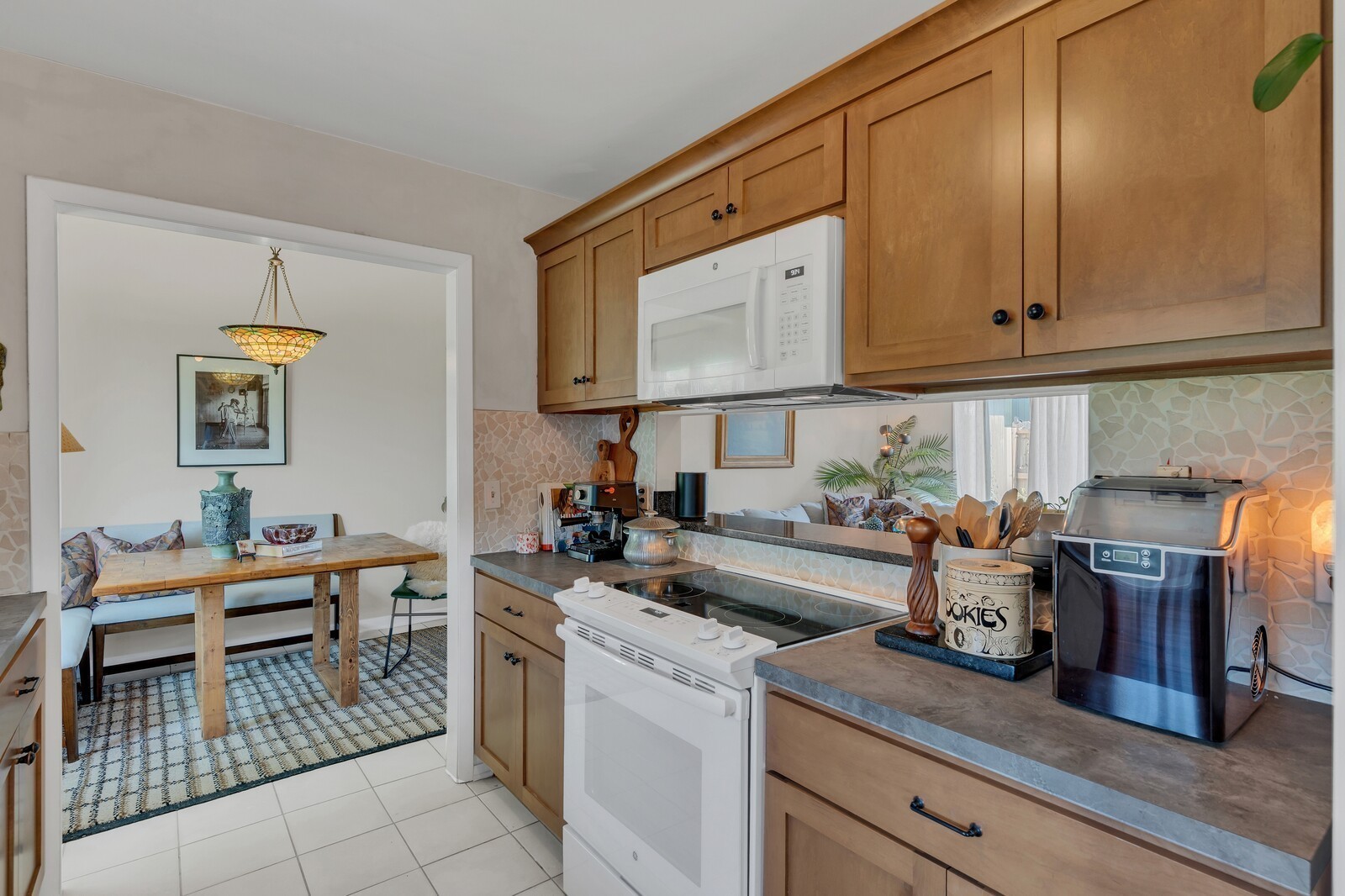 210 Raintree Dr