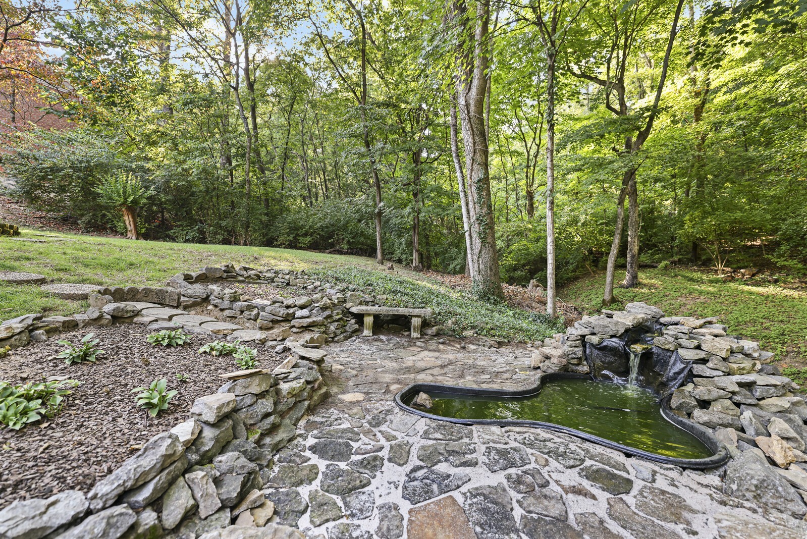 700 Highland View Pl