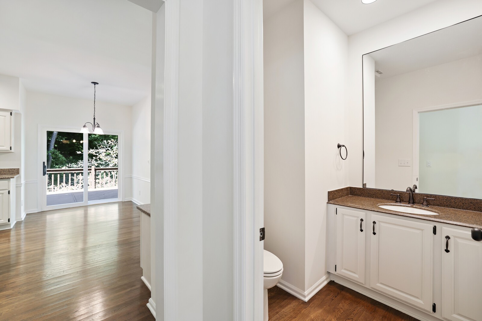 700 Highland View Pl