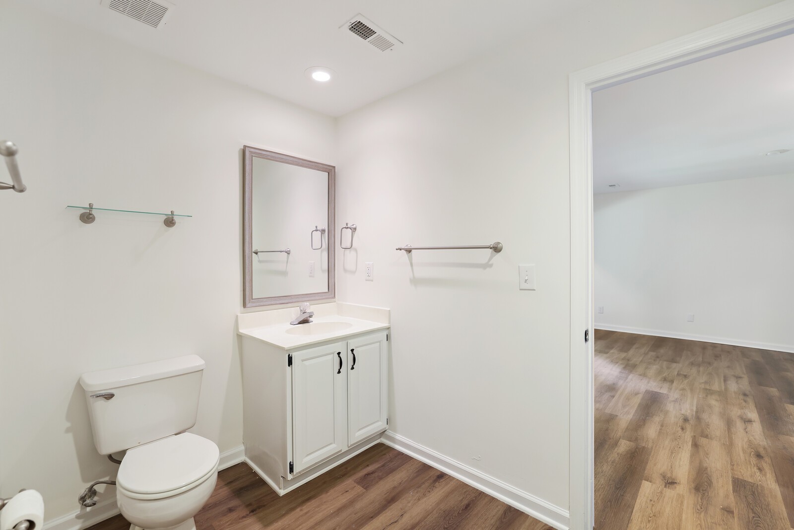 700 Highland View Pl