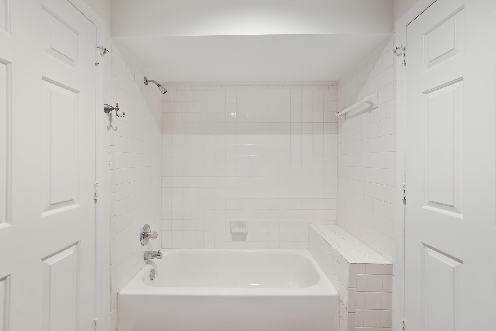 700 Highland View Pl