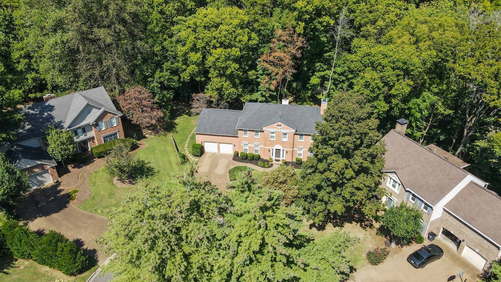 700 Highland View Pl