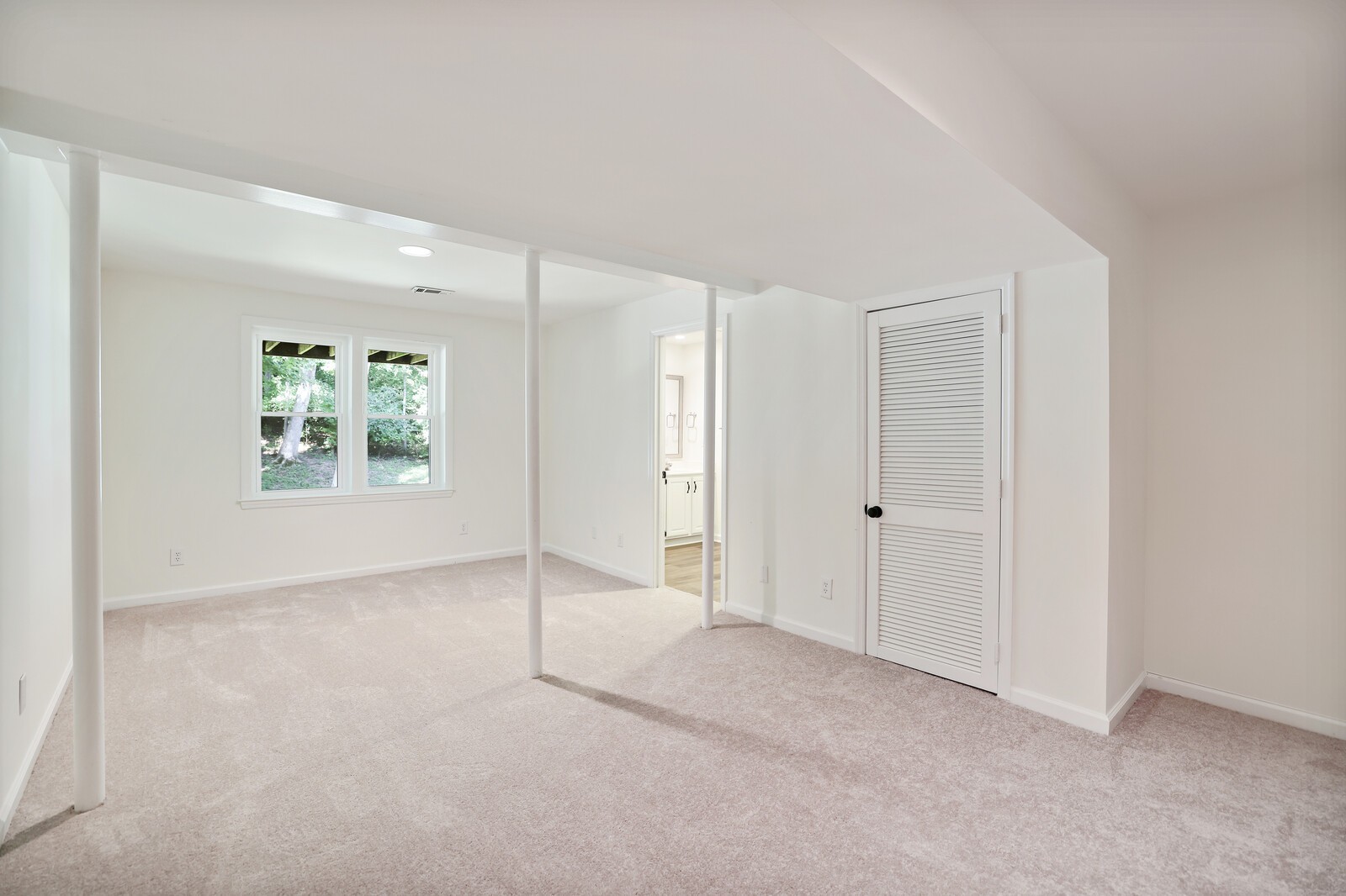 700 Highland View Pl