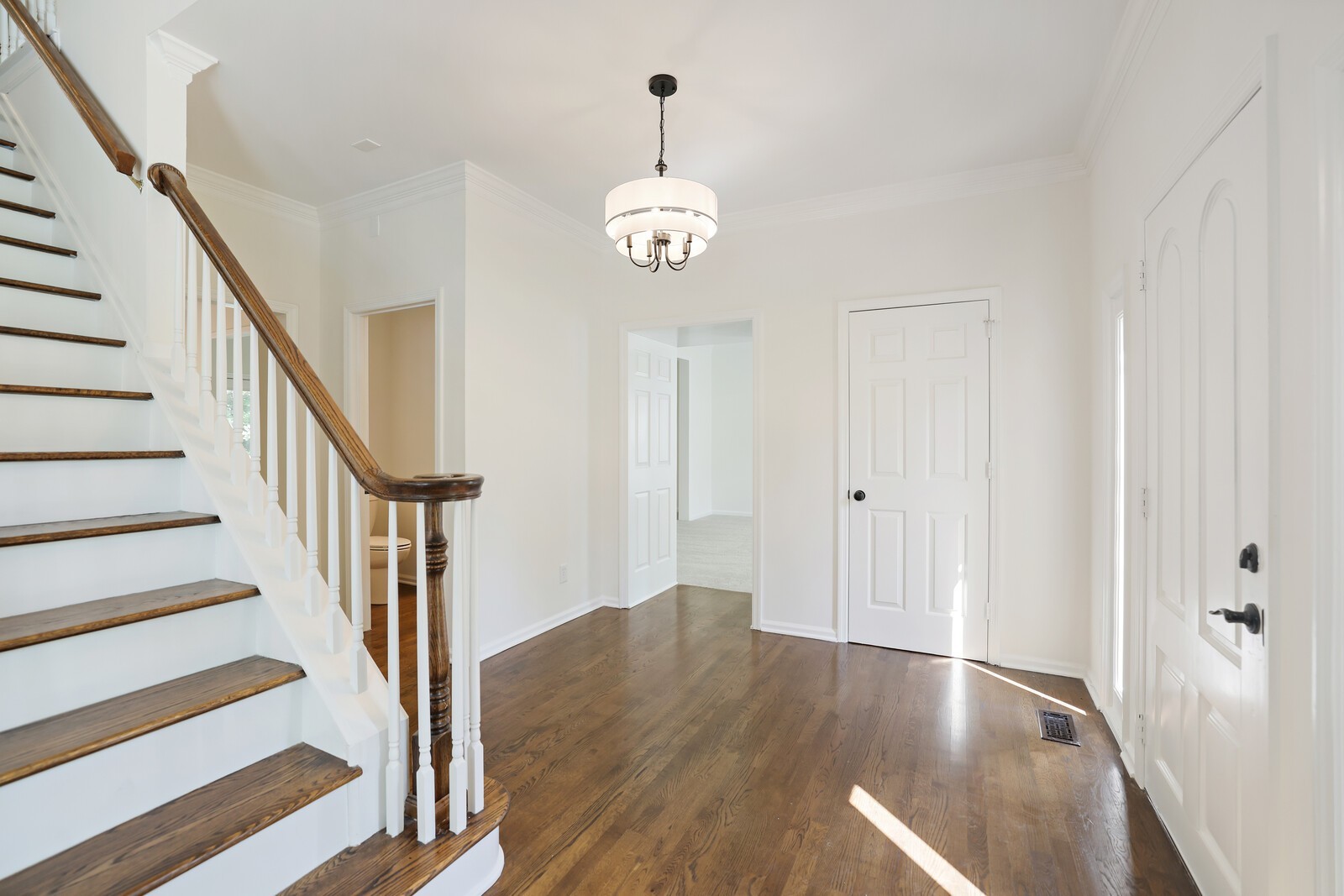 700 Highland View Pl