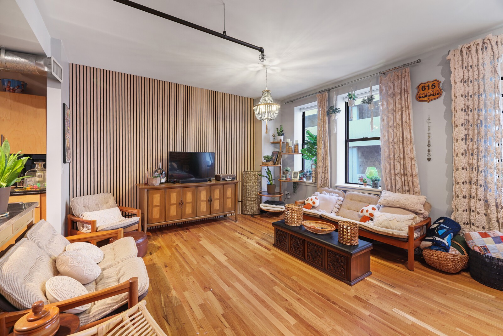700 Church St Unit: 207