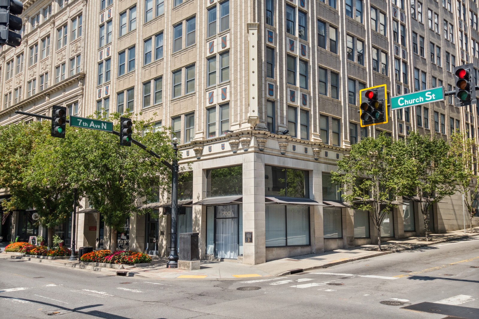 700 Church St Unit: 207