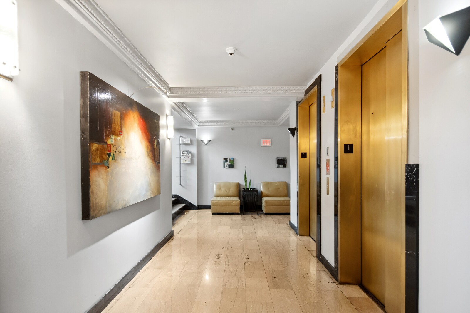 700 Church St Unit: 207