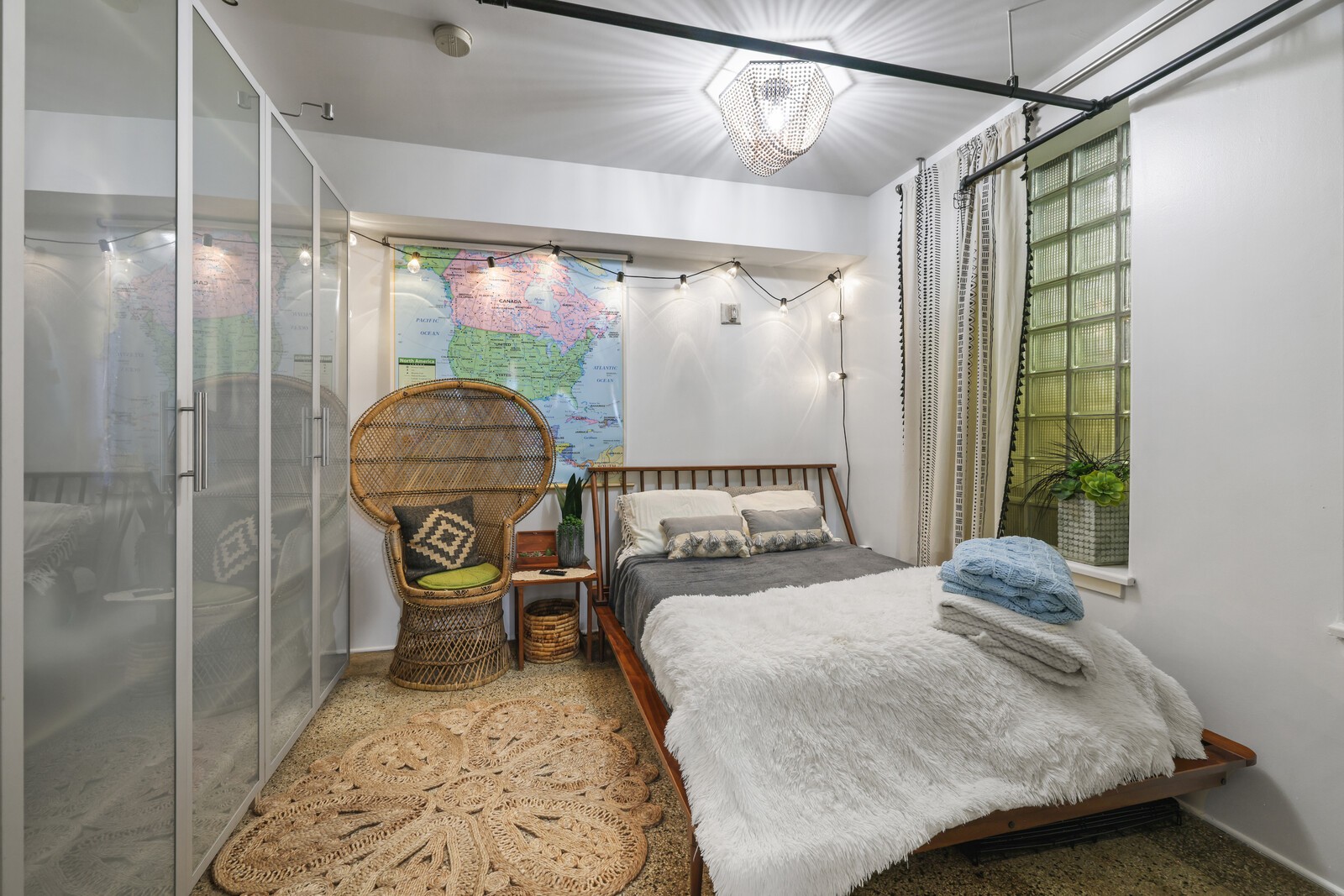 700 Church St Unit: 207