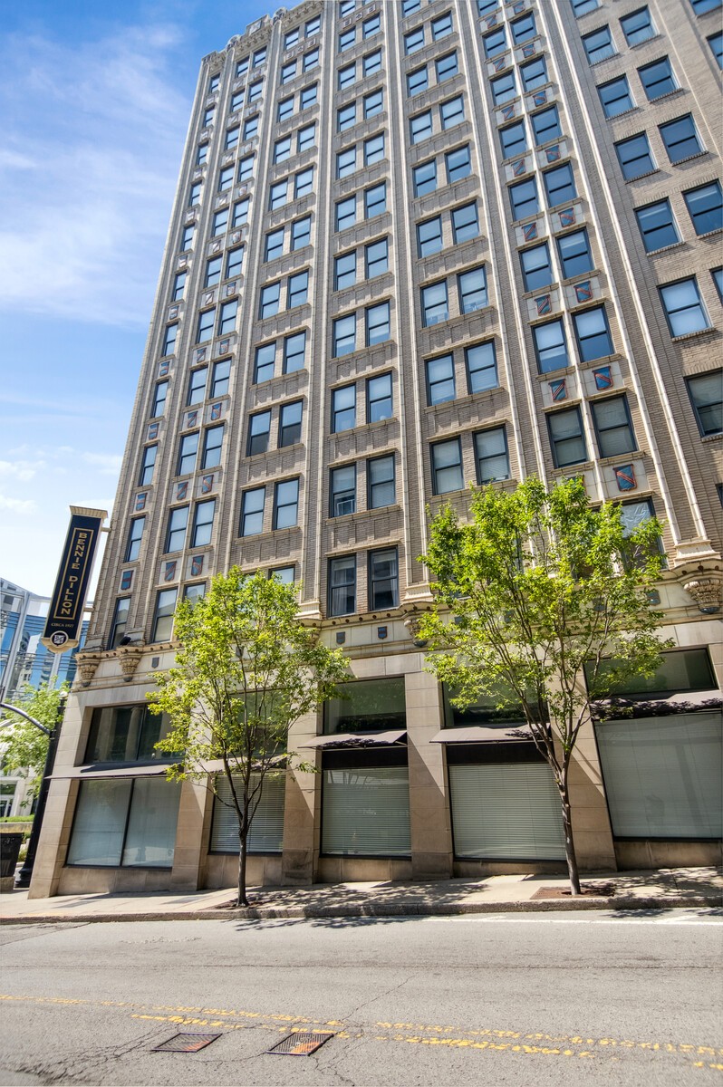 700 Church St Unit: 207
