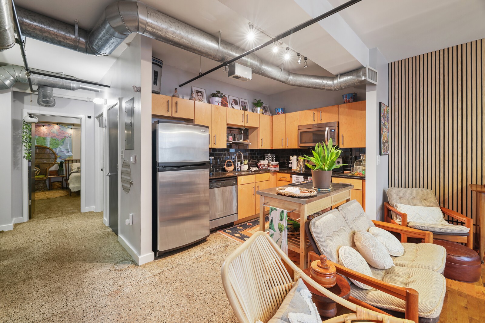 700 Church St Unit: 207