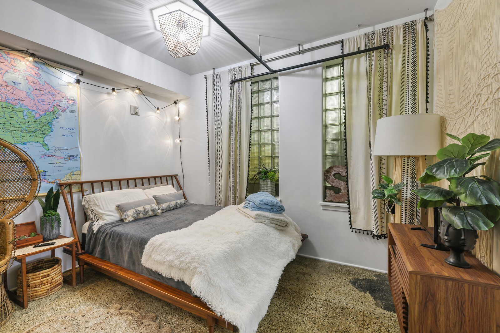 700 Church St Unit: 207