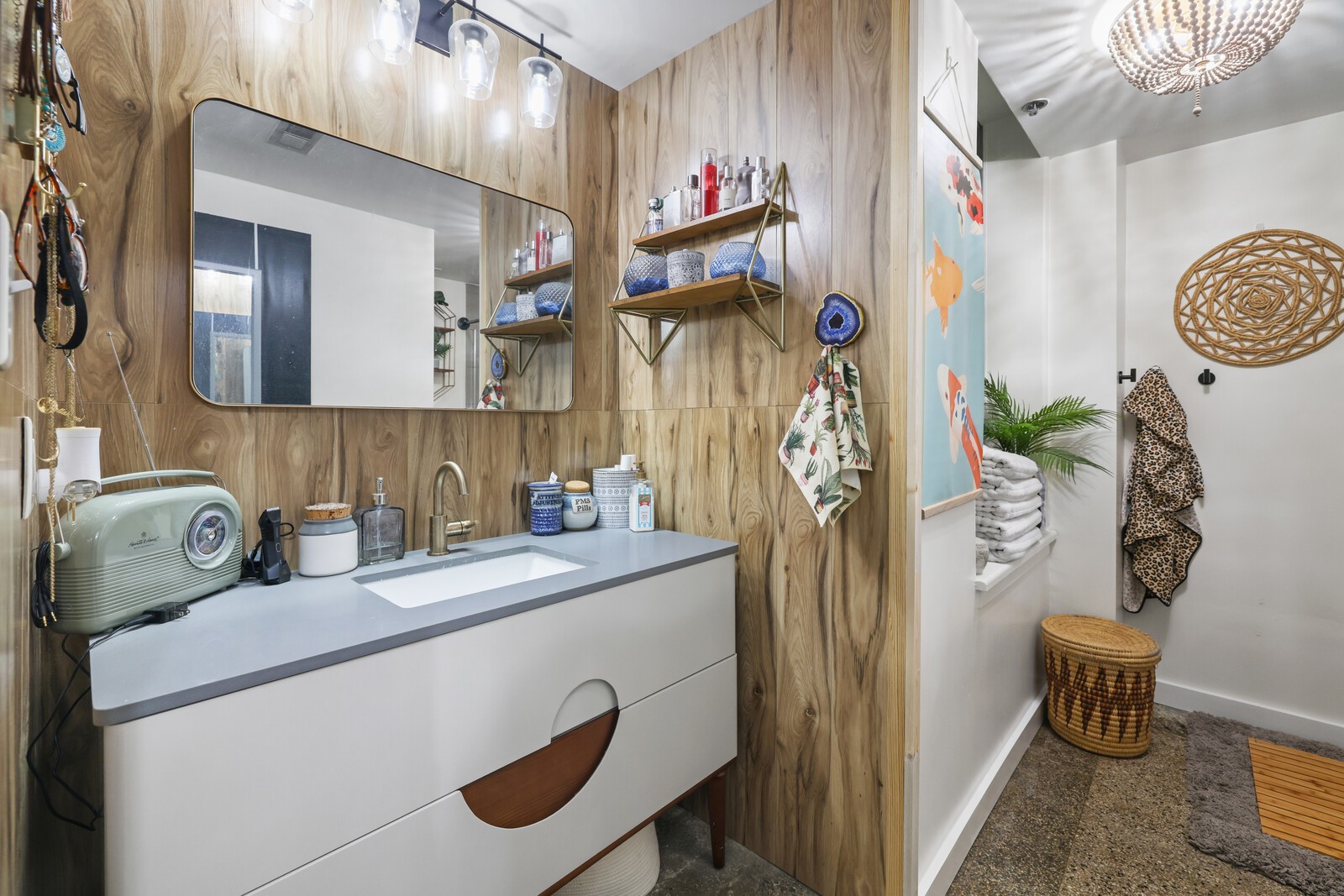 700 Church St Unit: 207