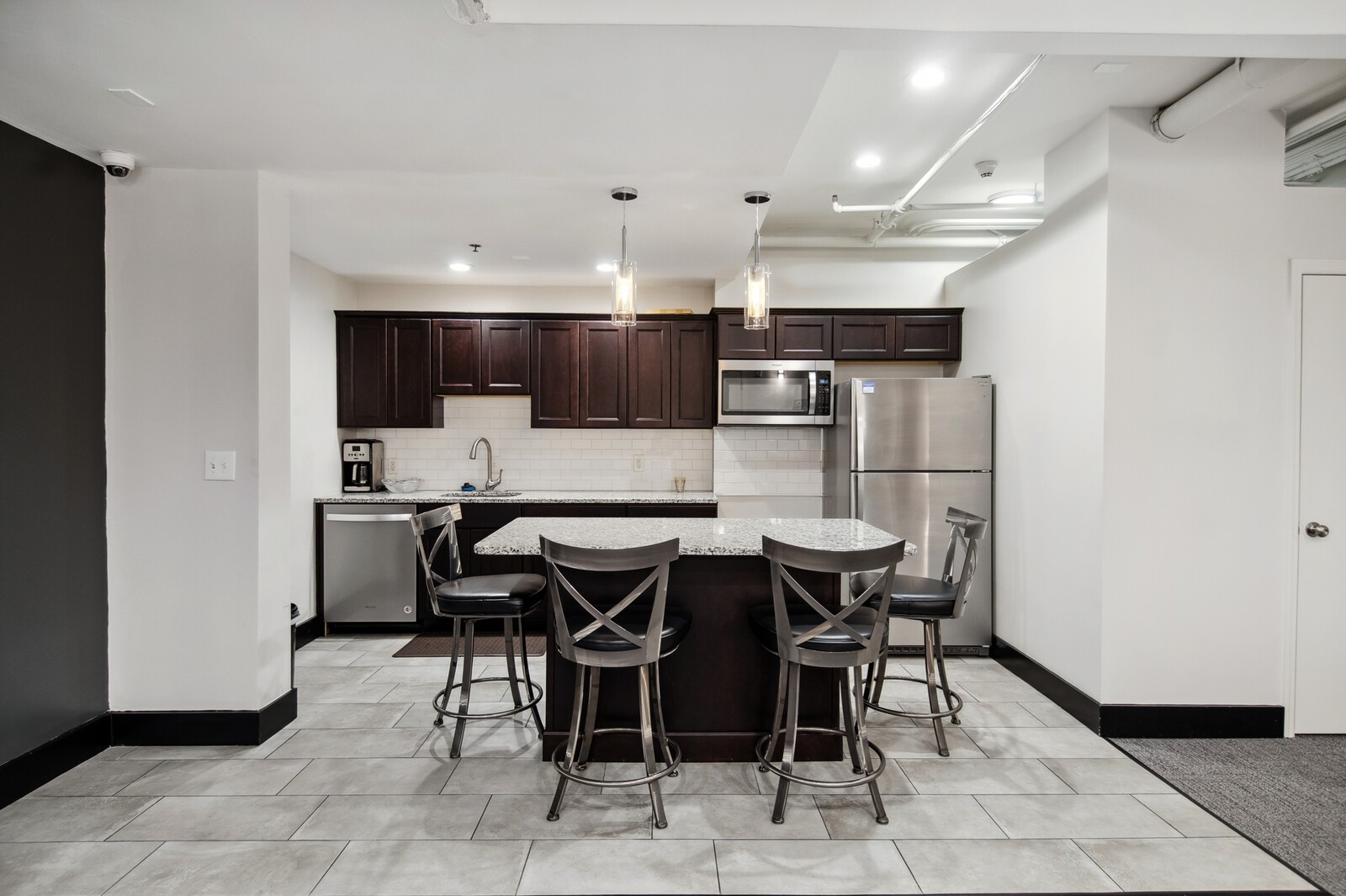 700 Church St Unit: 207