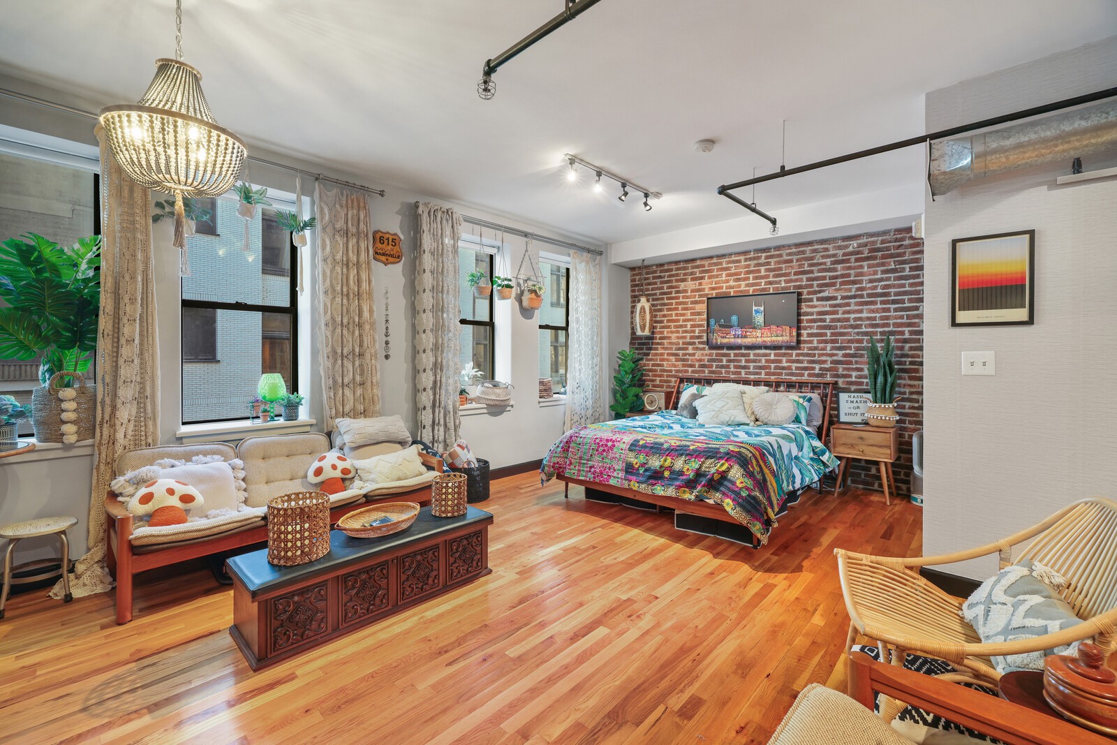 700 Church St Unit: 207
