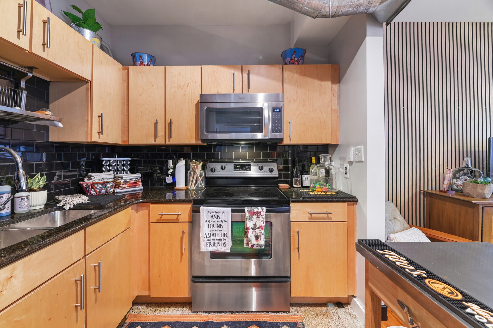 700 Church St Unit: 207