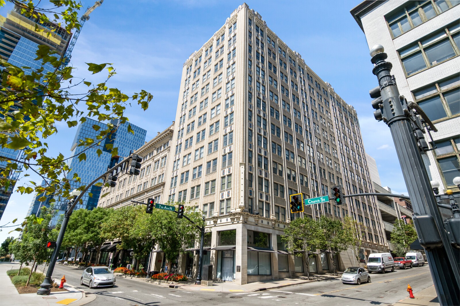 700 Church St Unit: 207