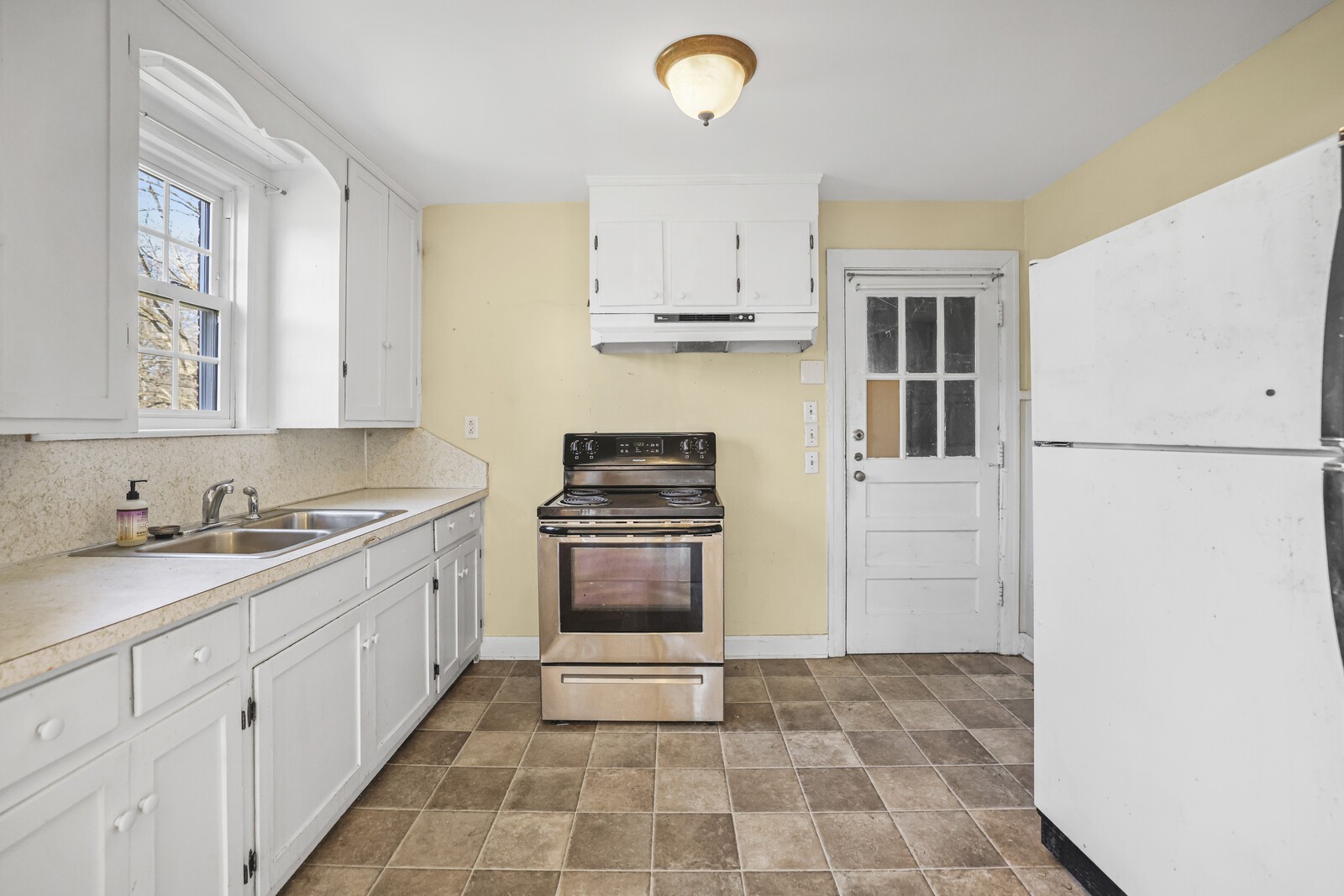 2217 Pinewood Rd