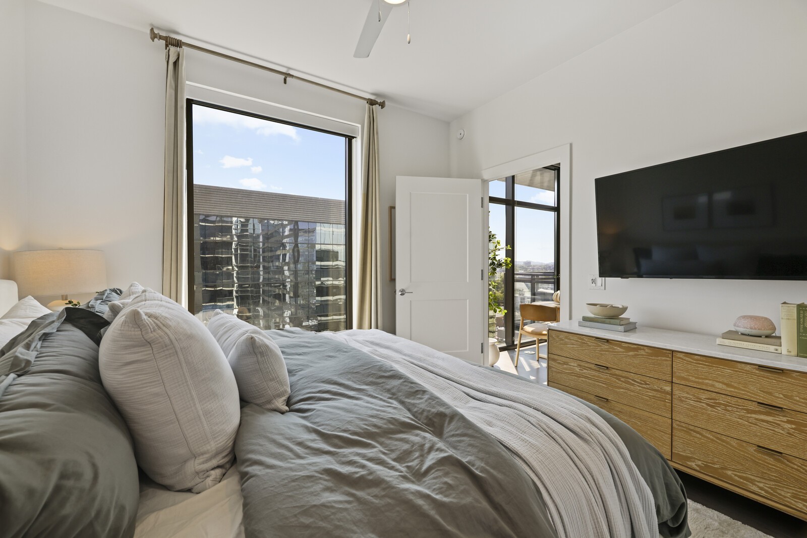 1212 Demonbreun St Unit: 1802