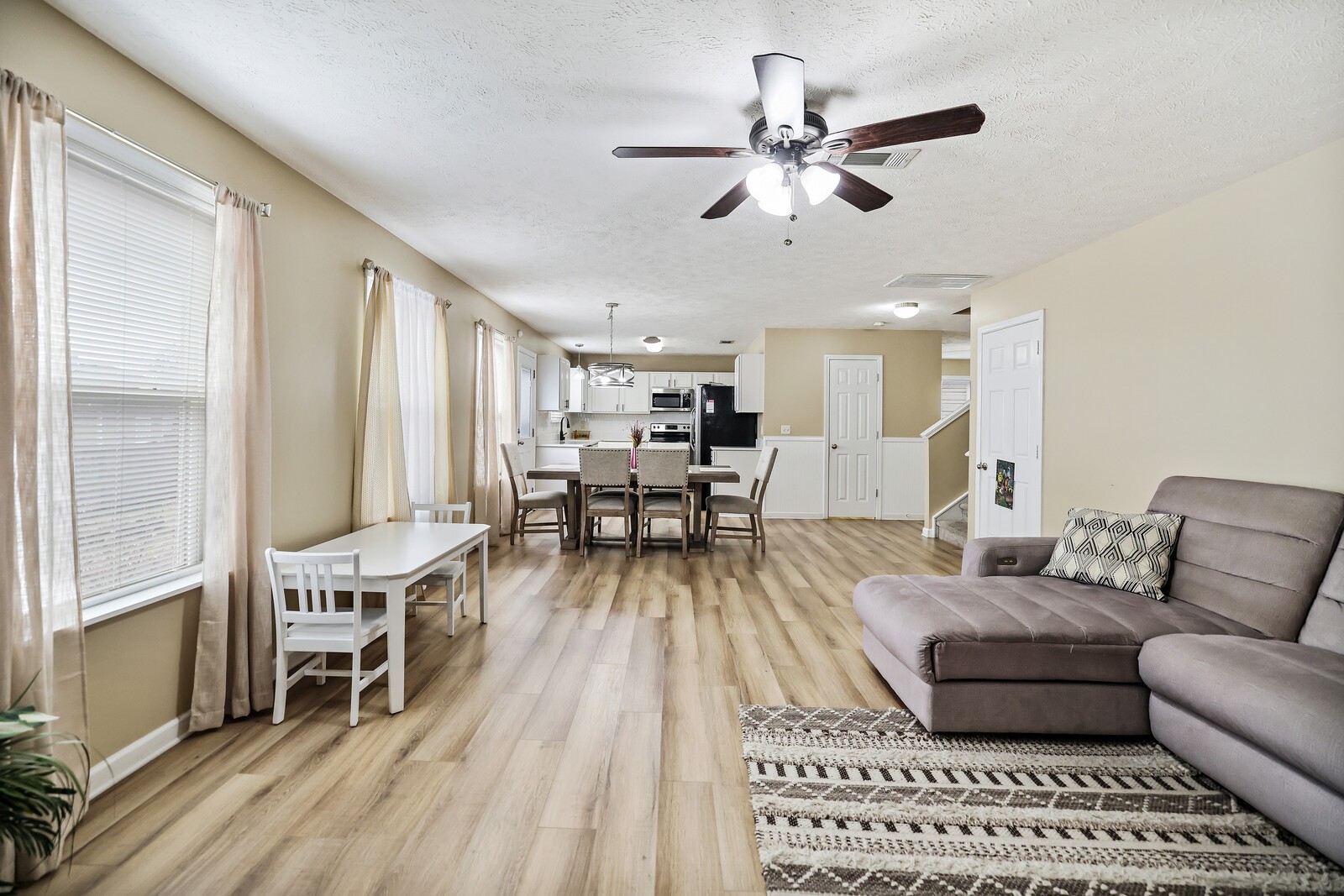 3437 Axelwood Dr
