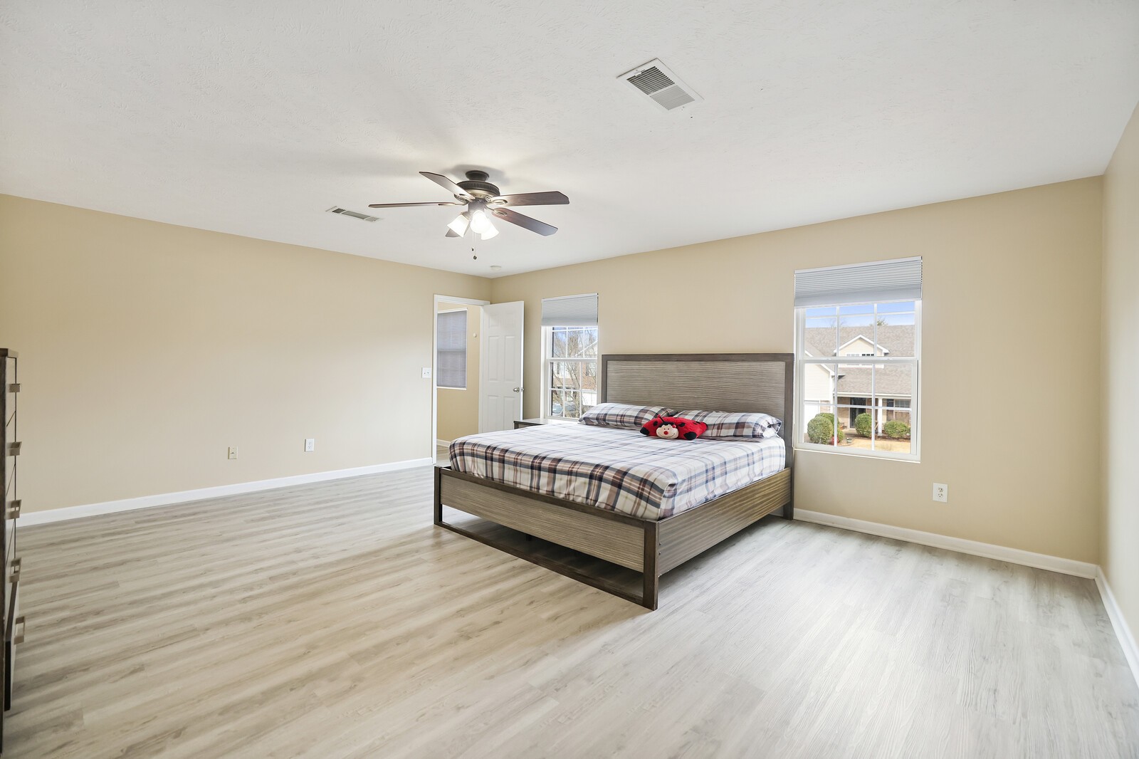 3437 Axelwood Dr