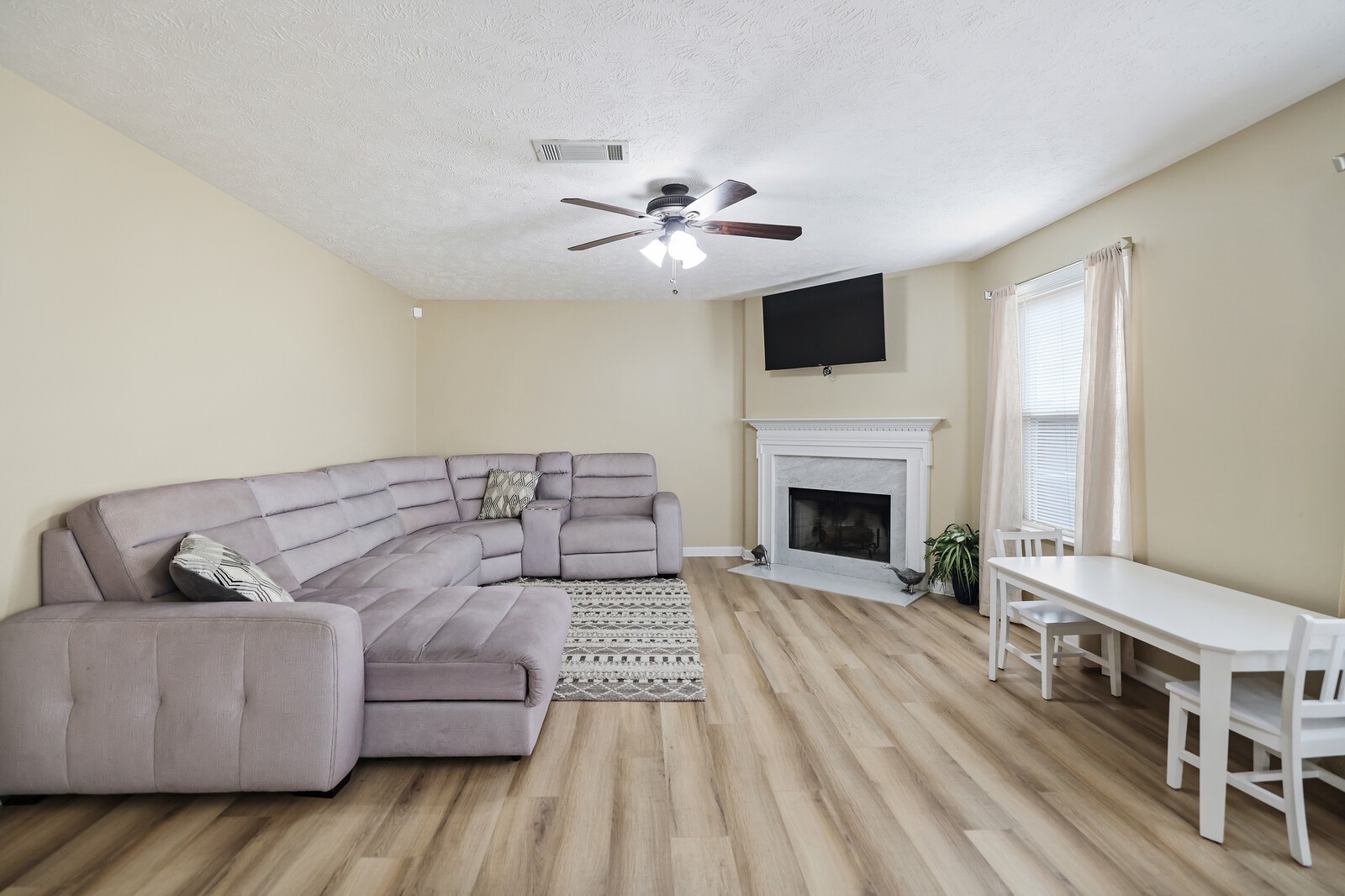 3437 Axelwood Dr