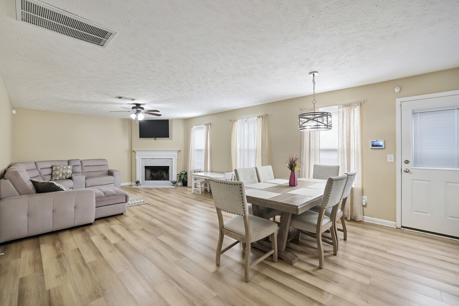 3437 Axelwood Dr