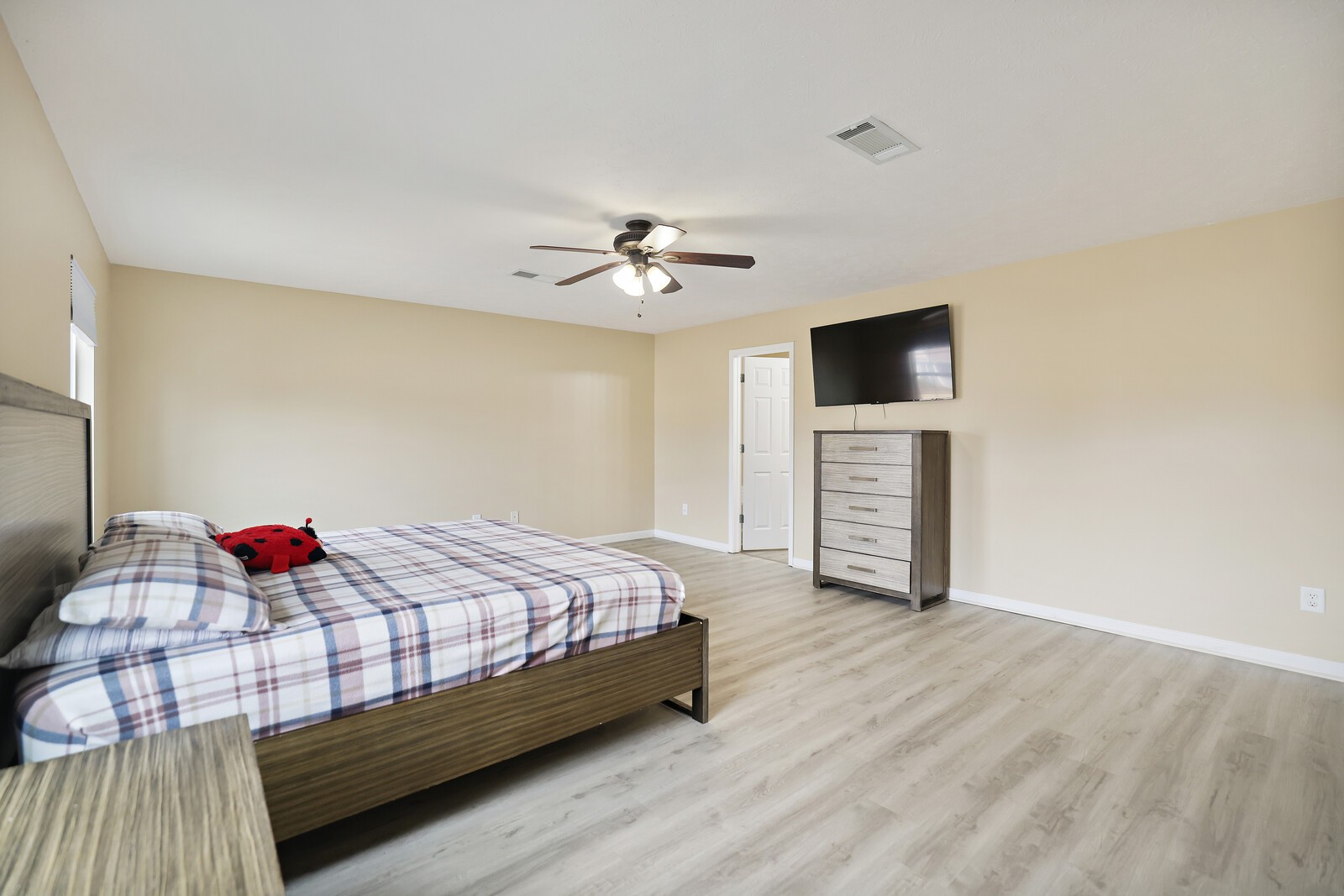 3437 Axelwood Dr