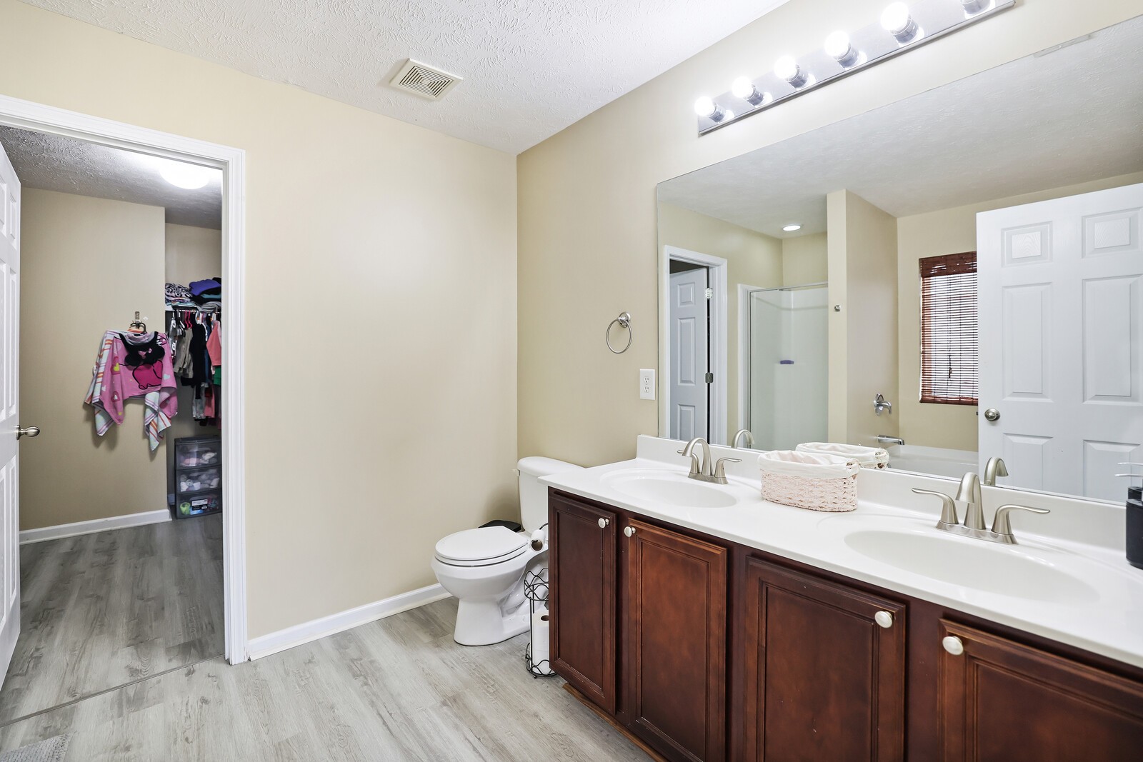 3437 Axelwood Dr
