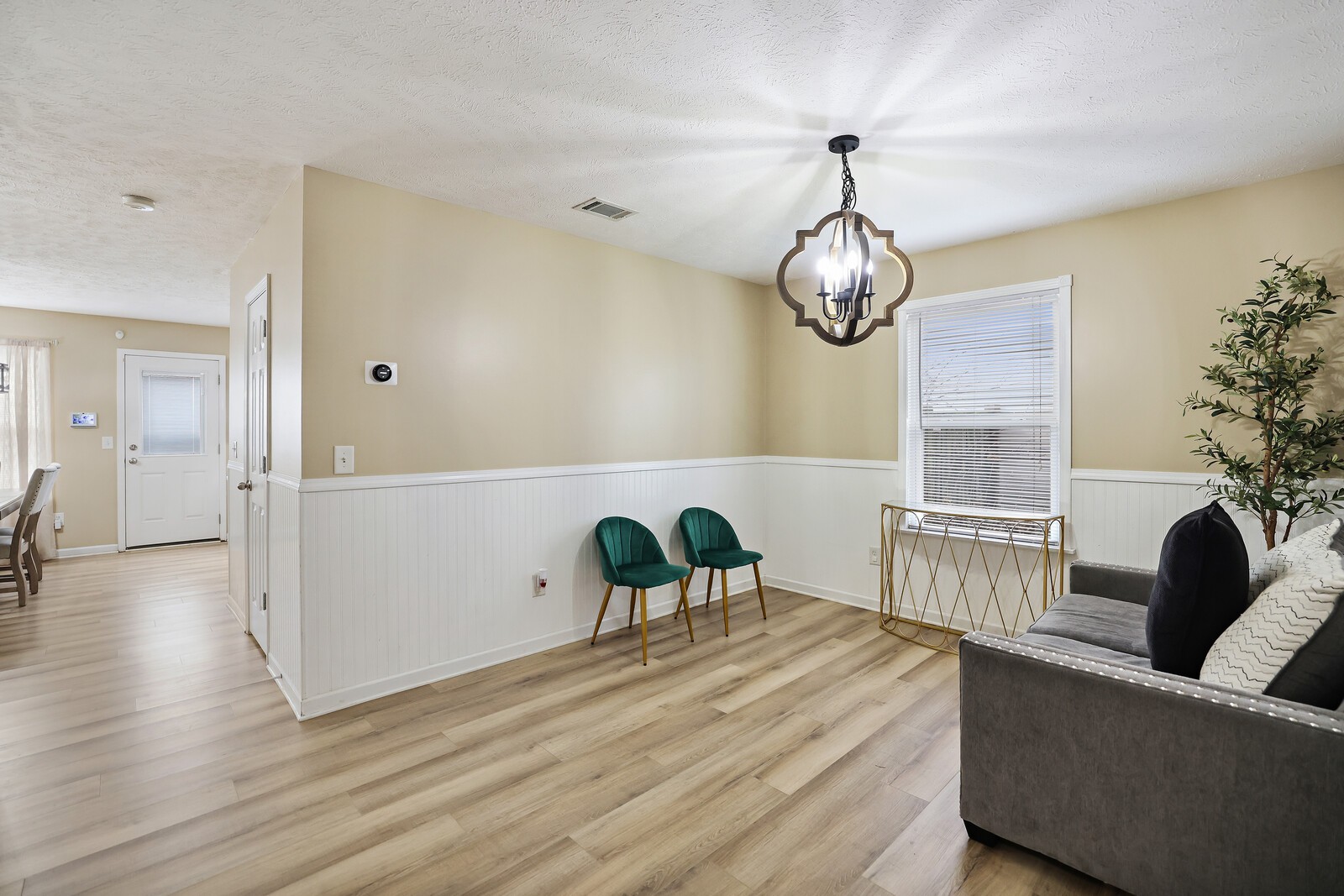 3437 Axelwood Dr