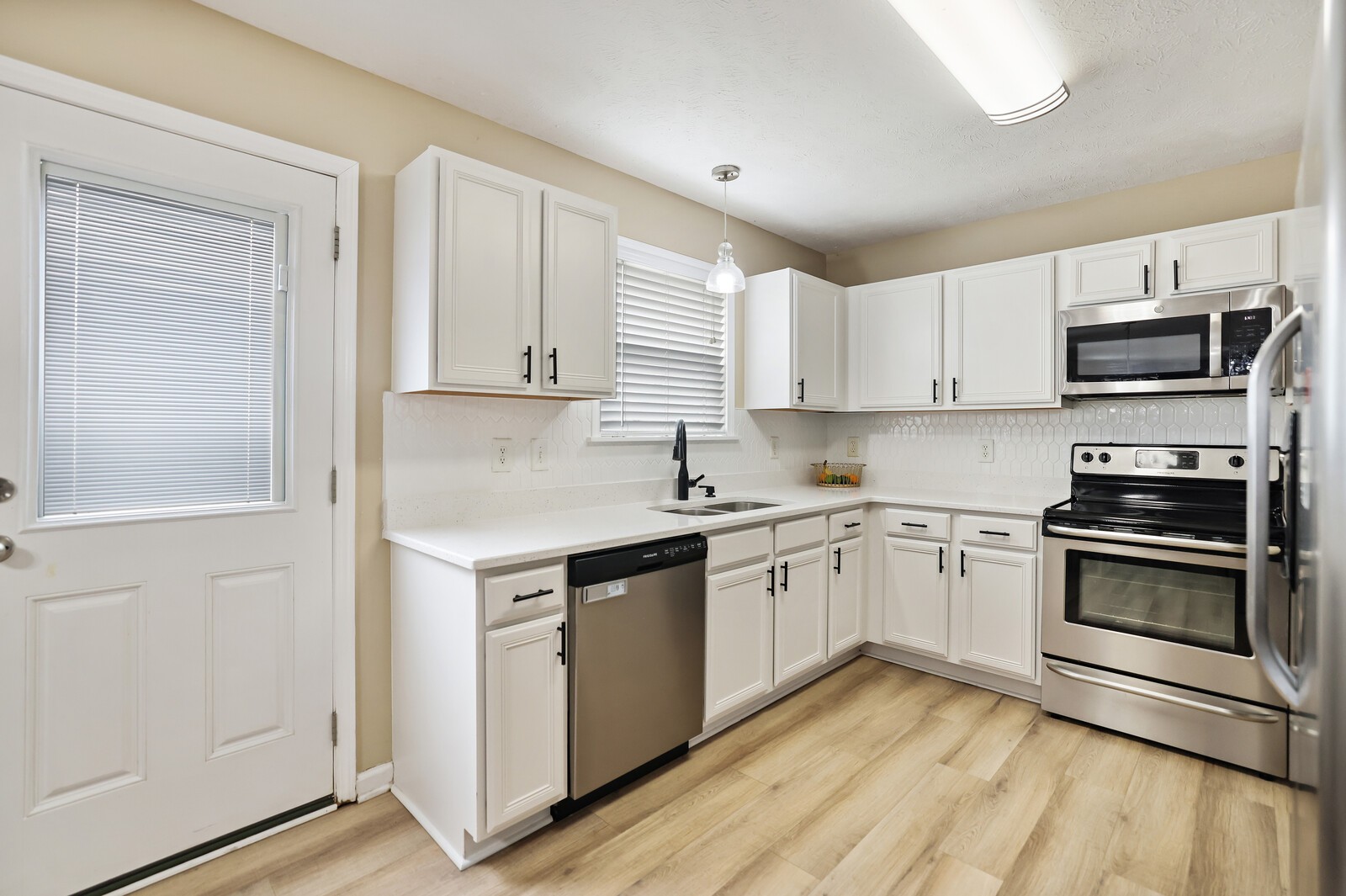 3437 Axelwood Dr