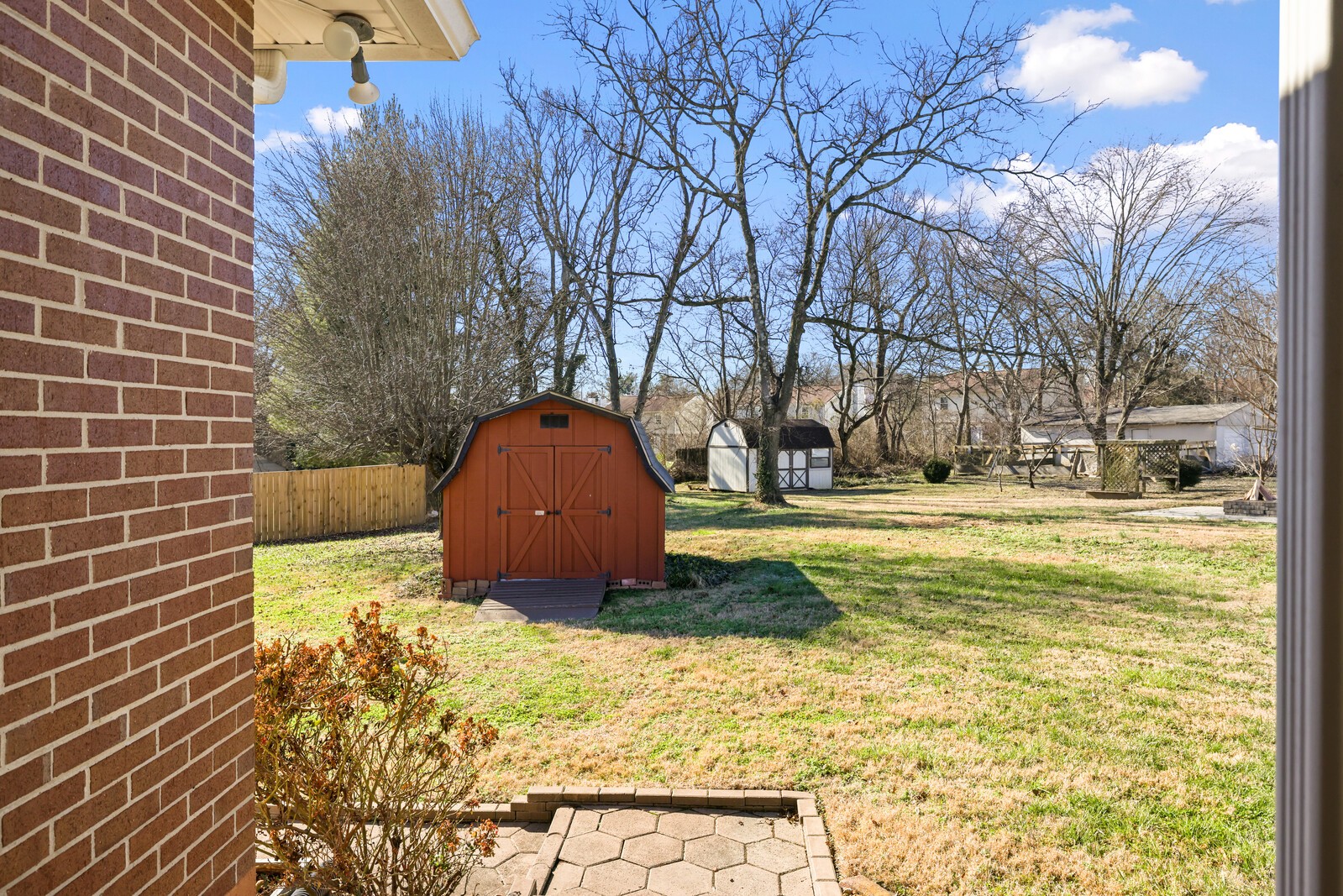 363 Leo Ln