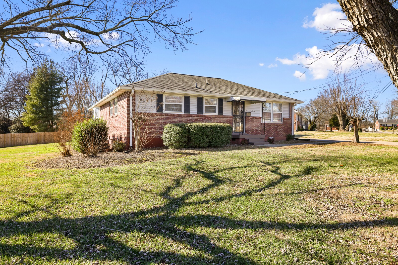 363 Leo Ln