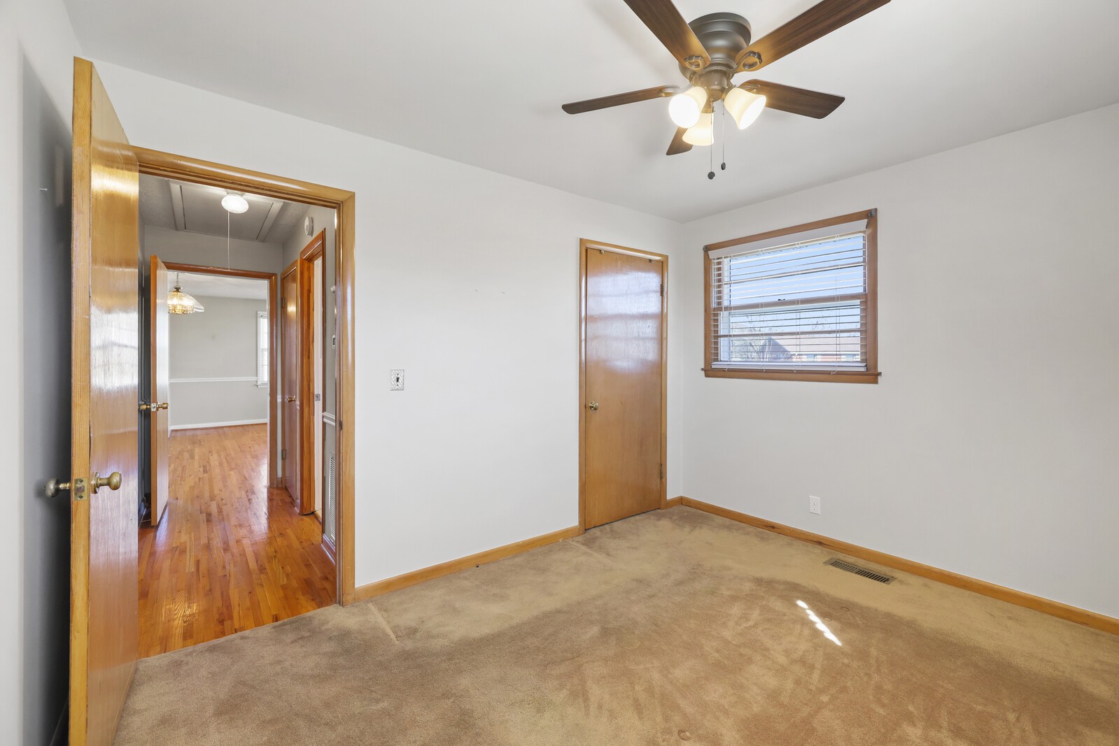 363 Leo Ln